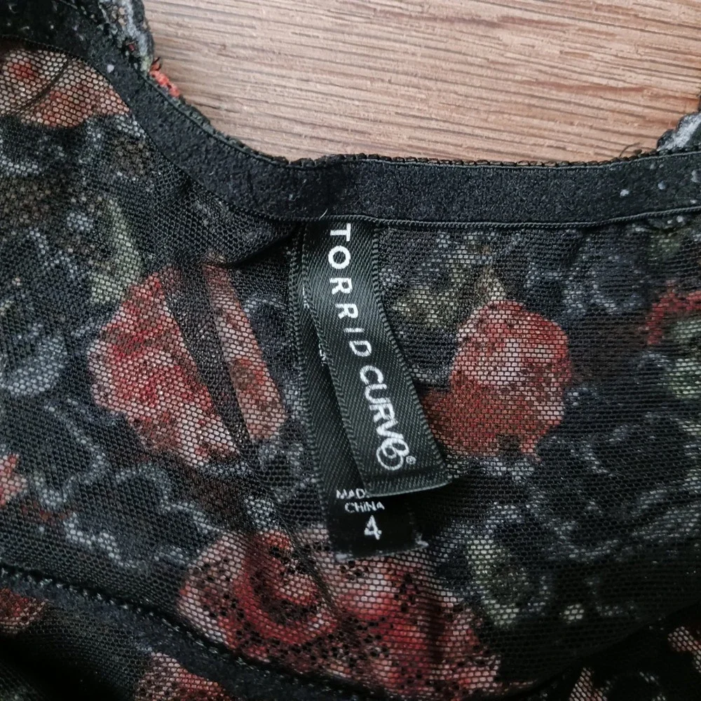 Torrid Curve Black Pink Floral Lace Bralette V-Neck Longline Wireless Size 4X